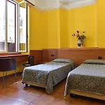 Beauty Hostel *
